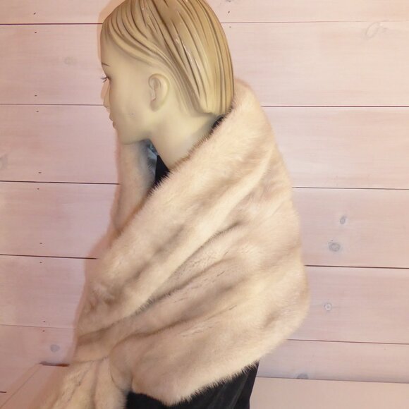 Christian Dior Original  Blonde Mink Fur Wrap from Holt Renfrew - Stunning - Picture 12 of 16